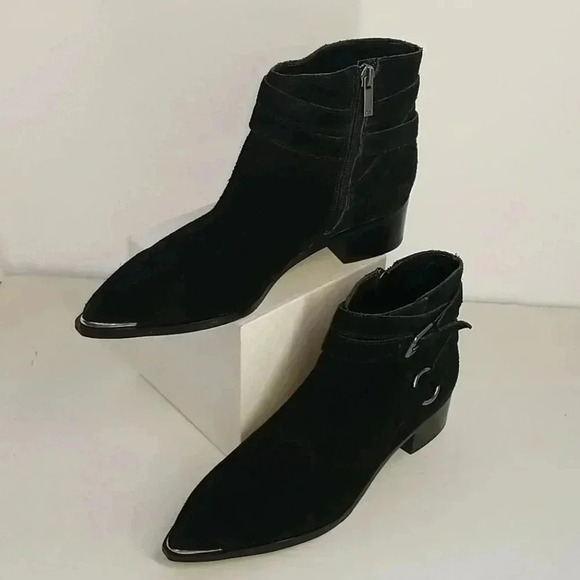 Marc Fisher booties a block heel and point toe - Picture 4 of 8